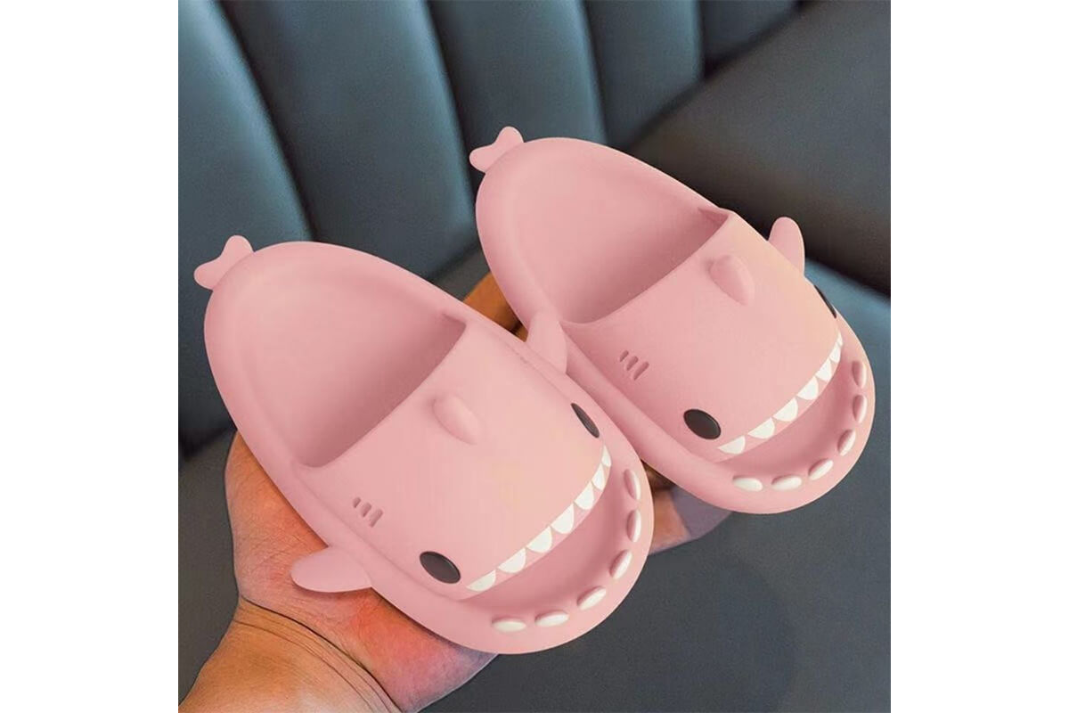 Klapki Pink Shark od Sup Dropshipping